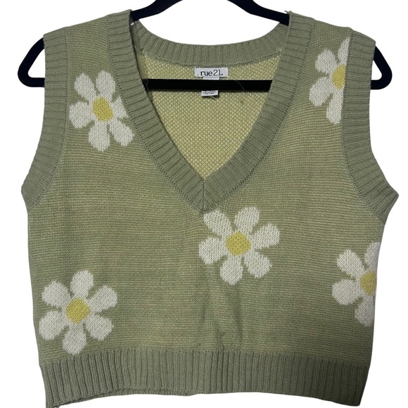 Rue 21 Jackets & Blazers - Rue 21 Green Daisy Floral Knit Vest Sweater Top‎ Women's Size M